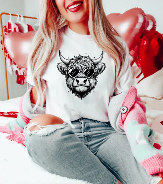 SINGLE COLOR SCREEN PRINT TRANSFER - HIGHLAND COW WITH GLASSES